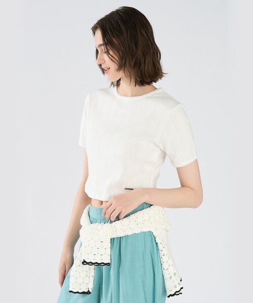 To b. by agnes b.(トゥービーバイアニエスベー)の「アイレット コットン ジャージー コンパクト 半袖 Tシャツ(Tシャツ/カットソー・レディース・ホワイト・40/38)」の3枚目の写真