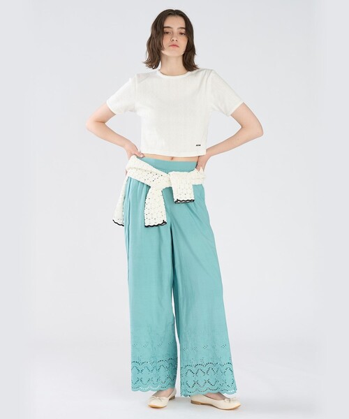 To b. by agnes b.(トゥービーバイアニエスベー)の「アイレット コットン ジャージー コンパクト 半袖 Tシャツ(Tシャツ/カットソー・レディース・ホワイト・40/38)」の6枚目の写真