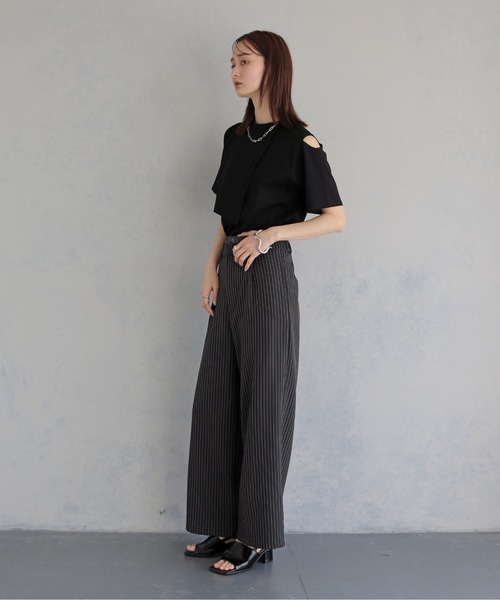 &g'aime(アンジェム)の「【&g'aime 】ケープレイヤードトップス Cape Layered Top(Tシャツ/カットソー・レディース・ブラック/オフホワイト・FREE)」の17枚目の写真