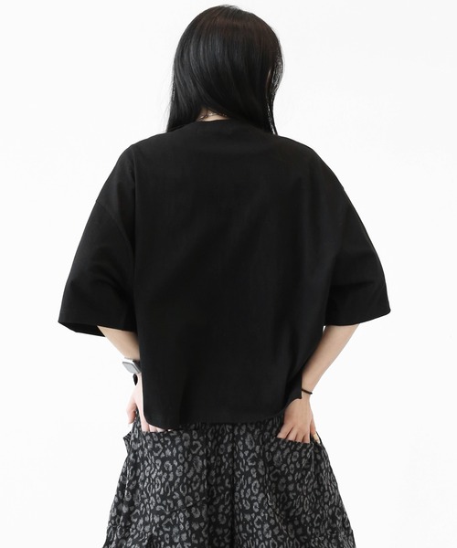 minsobi（ミンソビ）の「ローズクロス プリント ワイドクロップド半袖Tシャツ ユニセックス（Tシャツ/カットソー・メンズ・ホワイト/ブラック・FREE）」の20枚目の写真