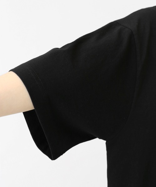 minsobi（ミンソビ）の「ローズクロス プリント ワイドクロップド半袖Tシャツ ユニセックス（Tシャツ/カットソー・メンズ・ホワイト/ブラック・FREE）」の6枚目の写真