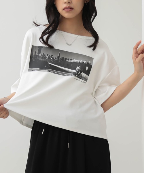 for/c(フォーシー)の「ショート丈フォトプリントTシャツ【サスティナブル】(Tシャツ/カットソー・レディース・チャコールグレー/オフホワイト・L/M)」の14枚目の写真