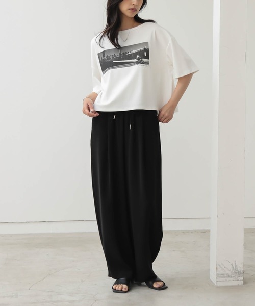 for/c(フォーシー)の「ショート丈フォトプリントTシャツ【サスティナブル】(Tシャツ/カットソー・レディース・チャコールグレー/オフホワイト・L/M)」の20枚目の写真