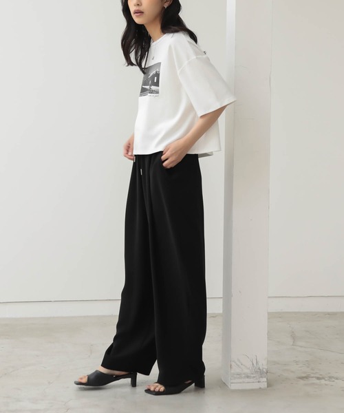 for/c(フォーシー)の「ショート丈フォトプリントTシャツ【サスティナブル】(Tシャツ/カットソー・レディース・チャコールグレー/オフホワイト・L/M)」の21枚目の写真