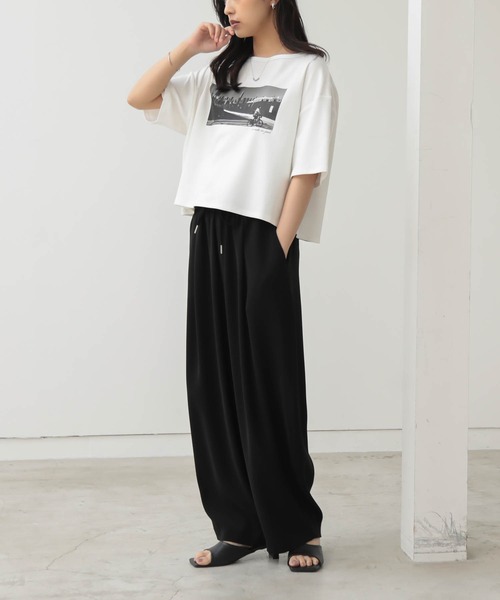 for/c(フォーシー)の「ショート丈フォトプリントTシャツ【サスティナブル】(Tシャツ/カットソー・レディース・チャコールグレー/オフホワイト・L/M)」の22枚目の写真