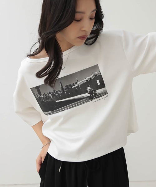 for/c(フォーシー)の「ショート丈フォトプリントTシャツ【サスティナブル】(Tシャツ/カットソー・レディース・チャコールグレー/オフホワイト・L/M)」の17枚目の写真