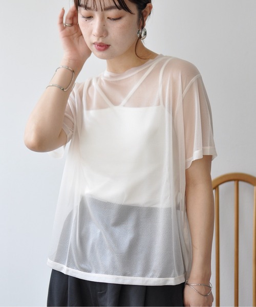 Meli rich(メリーリッチ)の「サイドスリットシアーTシャツ(Tシャツ/カットソー・レディース・オフホワイト/ブラック/ベージュ・FREE)」の2枚目の写真