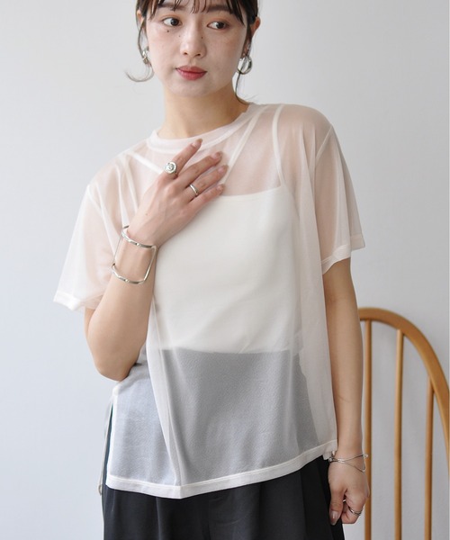 Meli rich(メリーリッチ)の「サイドスリットシアーTシャツ(Tシャツ/カットソー・レディース・オフホワイト/ブラック/ベージュ・FREE)」の4枚目の写真