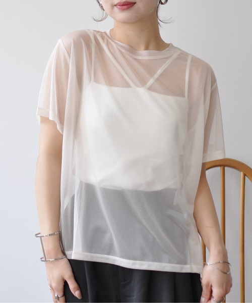 Meli rich(メリーリッチ)の「サイドスリットシアーTシャツ(Tシャツ/カットソー・レディース・オフホワイト/ブラック/ベージュ・FREE)」の5枚目の写真
