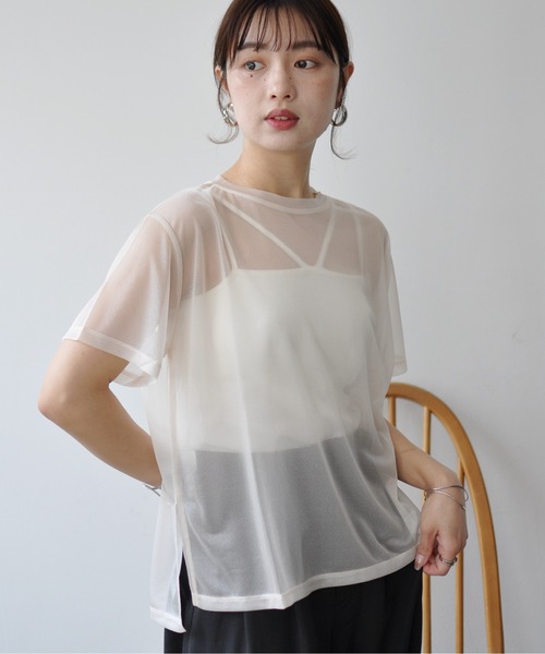 Meli rich(メリーリッチ)の「サイドスリットシアーTシャツ(Tシャツ/カットソー・レディース・オフホワイト/ブラック/ベージュ・FREE)」の7枚目の写真
