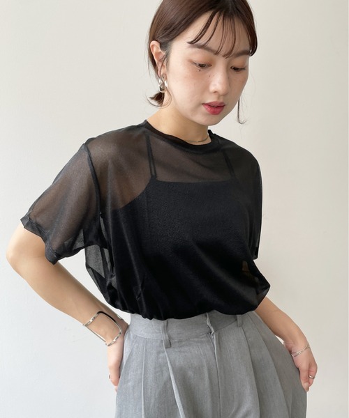 Meli rich(メリーリッチ)の「サイドスリットシアーTシャツ(Tシャツ/カットソー・レディース・オフホワイト/ブラック/ベージュ・FREE)」の13枚目の写真