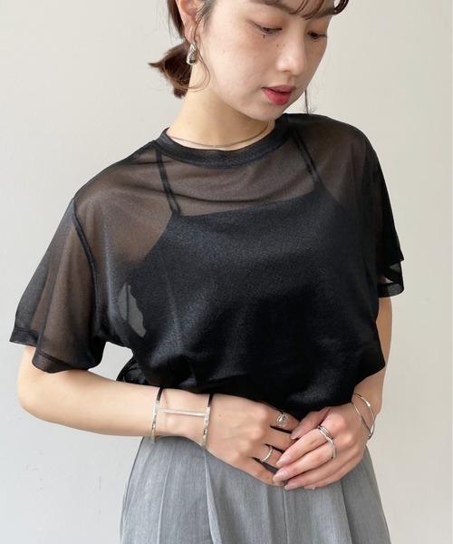 Meli rich(メリーリッチ)の「サイドスリットシアーTシャツ(Tシャツ/カットソー・レディース・オフホワイト/ブラック/ベージュ・FREE)」の14枚目の写真