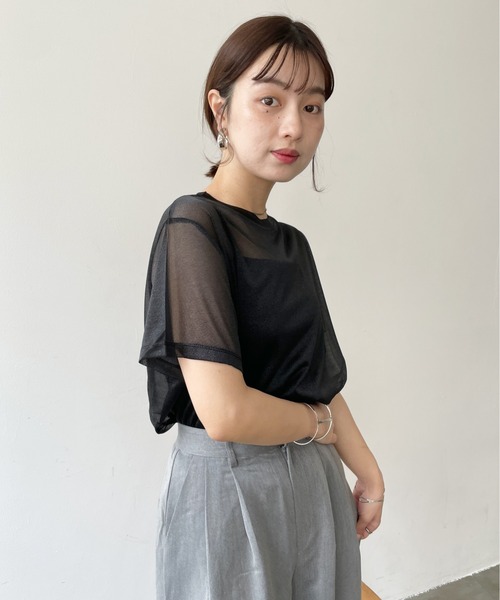 Meli rich(メリーリッチ)の「サイドスリットシアーTシャツ(Tシャツ/カットソー・レディース・オフホワイト/ブラック/ベージュ・FREE)」の15枚目の写真