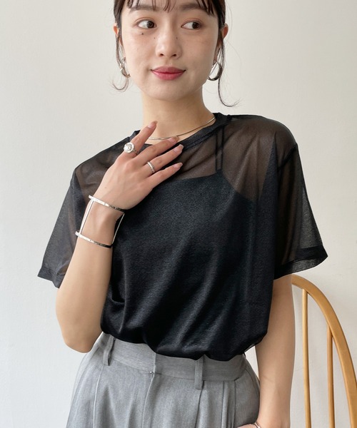 Meli rich(メリーリッチ)の「サイドスリットシアーTシャツ(Tシャツ/カットソー・レディース・オフホワイト/ブラック/ベージュ・FREE)」の16枚目の写真