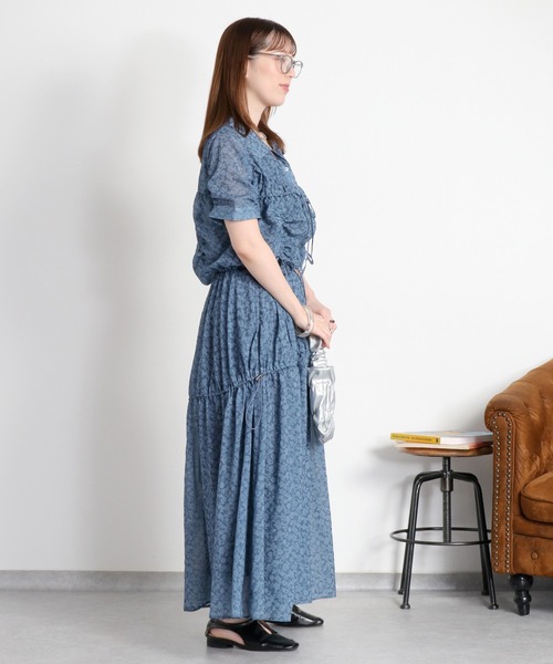 cepo(セポ)の「〈セットアップ対応〉エンボスフラワー刺繍ドロストスカート(スカート・レディース・ブルー系/ブラック系・M)」の6枚目の写真