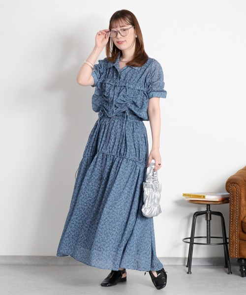 cepo(セポ)の「〈セットアップ対応〉エンボスフラワー刺繍ドロストスカート(スカート・レディース・ブルー系/ブラック系・M)」の3枚目の写真