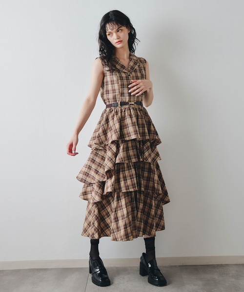 REDYAZEL（レディアゼル）の「チェックベルトティアードロングワンピース（ワンピース・レディース・ベージュ系その他/ブルー系その他/レッド系その他・FREE）」の6枚目の写真
