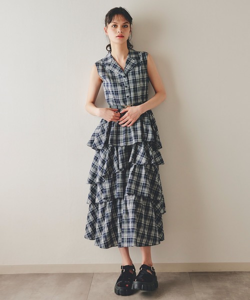REDYAZEL（レディアゼル）の「チェックベルトティアードロングワンピース（ワンピース・レディース・ベージュ系その他/ブルー系その他/レッド系その他・FREE）」の18枚目の写真