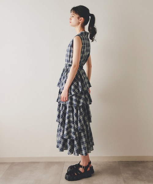 REDYAZEL（レディアゼル）の「チェックベルトティアードロングワンピース（ワンピース・レディース・ベージュ系その他/ブルー系その他/レッド系その他・FREE）」の20枚目の写真