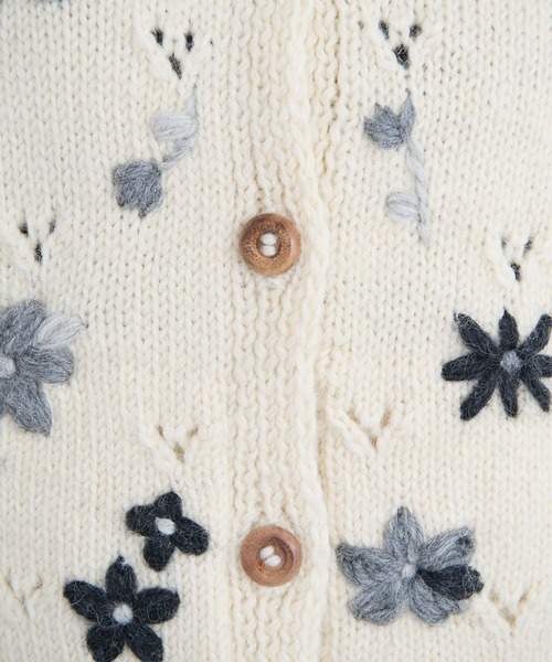 l'atelier du savon(アトリエドサボン)の「かぎ針襟のハンドニットベスト(ベスト・レディース・グレー/アイボリー・FREE)」の17枚目の写真