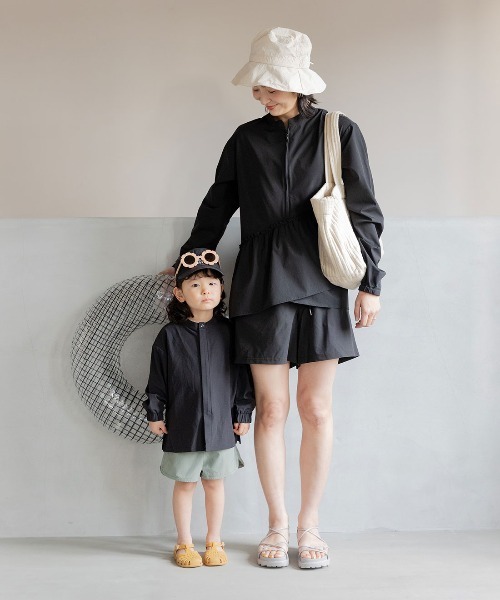 フェリシモMama（フェリシモママ）の「Ｍｏｒｅｄｄｅ　マタニティも産後も使える　フリル切り替えラッシュガードトップス（ラッシュガード・レディース・ベージュ/ブラック・M/L/LL）」の15枚目の写真
