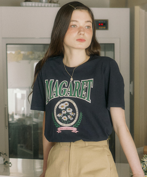 OURHOPE(アワーホープ)の「マガレットアートワークTシャツ - ネイビー(Tシャツ/カットソー・レディース・ネイビー・1(S)/2(M))」の2枚目の写真