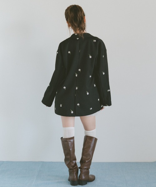 VANNIE U(ヴァニーユー)の「フラワー刺繍テーラードジャケット(テーラードジャケット・レディース・ブラック/グレイッシュベージュ・FREE)」の22枚目の写真