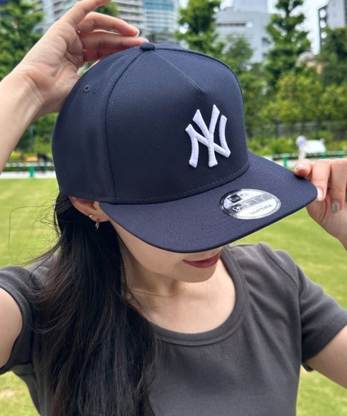 EK BY NEW ERA(イーケーバイニューエラ)の「NEW ERA(ニューエラ)/ニューヨークヤンキース 帽子/950AF POLY 24187(キャップ・レディース・ブラック・FREE)」の1枚目の写真