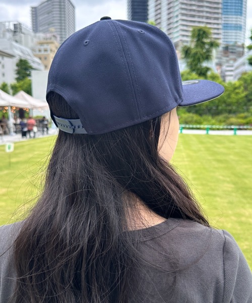 EK BY NEW ERA(イーケーバイニューエラ)の「NEW ERA(ニューエラ)/ニューヨークヤンキース 帽子/950AF POLY 24187(キャップ・レディース・ブラック・FREE)」の7枚目の写真