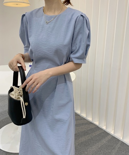 AMAJI(アマジ)の「クルーネック ウエストマーク パフスリーブワンピース(ワンピース・レディース・ホワイト/ブラック/ライトブルー・FREE)」の3枚目の写真