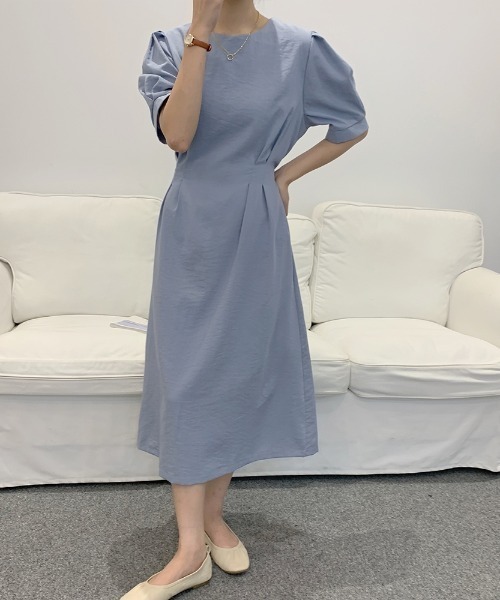 AMAJI(アマジ)の「クルーネック ウエストマーク パフスリーブワンピース(ワンピース・レディース・ホワイト/ブラック/ライトブルー・FREE)」の6枚目の写真