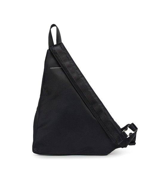 MM6 Maison Margiela（ｴﾑｴﾑｼｯｸｽ ﾒｿﾞﾝ ﾏﾙｼﾞｪﾗ）の「MM6 Maison Margiela(エムエムシックス メゾン マルジェラ)Kids & Junior ブランドロゴワンショルダーバッグ（ボディバッグ/ウエストポーチ・キッズ・ブラック・ONE SIZE）」の4枚目の写真