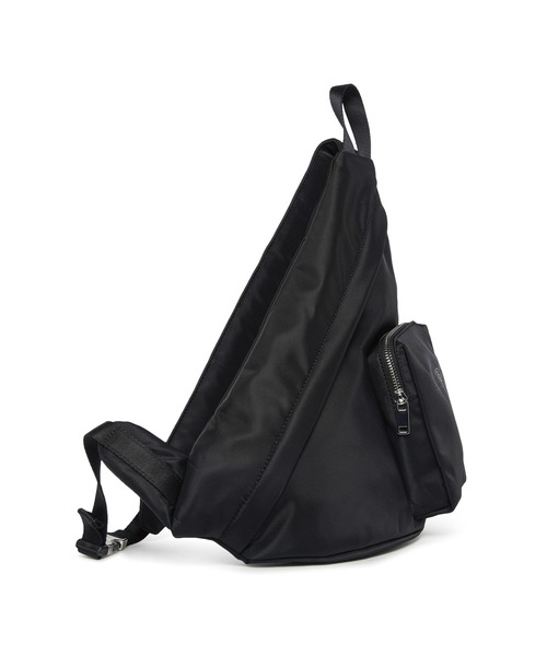 MM6 Maison Margiela（ｴﾑｴﾑｼｯｸｽ ﾒｿﾞﾝ ﾏﾙｼﾞｪﾗ）の「MM6 Maison Margiela(エムエムシックス メゾン マルジェラ)Kids & Junior ブランドロゴワンショルダーバッグ（ボディバッグ/ウエストポーチ・キッズ・ブラック・ONE SIZE）」の5枚目の写真