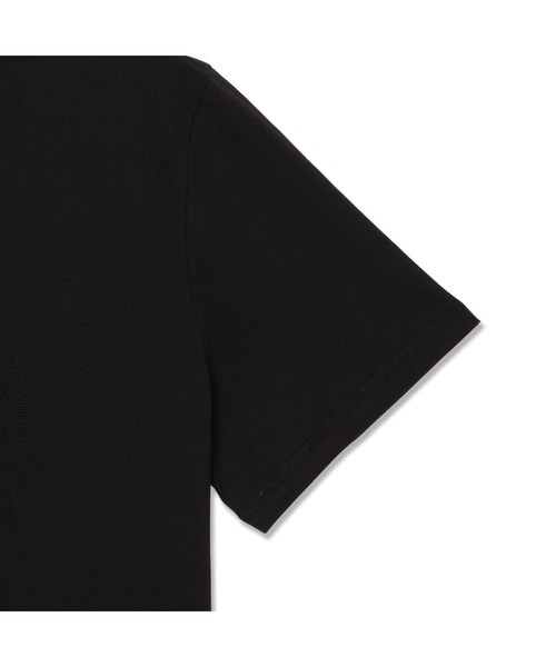 Guess(ゲス)の「CIRCLE Logo Embroidery Tee(Tシャツ/カットソー・メンズ・ブラック/ホワイト・SMALL/MEDIUM/LARGE/X-LARGE)」の9枚目の写真