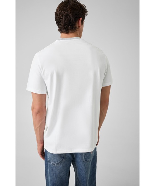Guess(ゲス)の「CIRCLE Logo Embroidery Tee(Tシャツ/カットソー・メンズ・ブラック/ホワイト・SMALL/MEDIUM/LARGE/X-LARGE)」の5枚目の写真