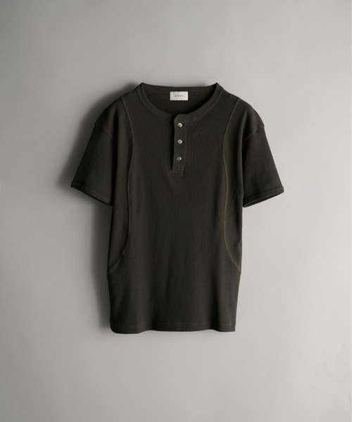 CONZ(コンズ)の「rib compact henry s/s/ヘンリーTシャツ/カッティング/ヘンリーネック/半袖/夏服/CONZ(Tシャツ/カットソー・メンズ・ブラウン/ブラック/ダークグレー/その他・1/2/3)」の15枚目の写真