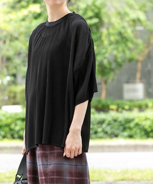 EKAL(エカル)の「シアープリーツハーフスリーブプルオーバー(その他トップス・レディース・レッド系その他/ブラック/ベージュ・ONE)」の12枚目の写真
