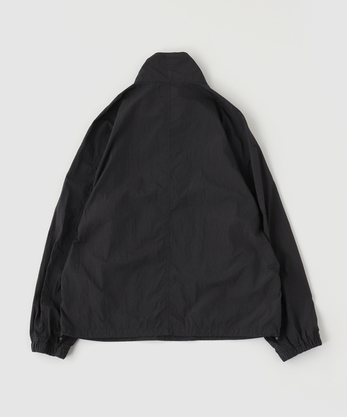 ATON(エイトン)の「ATON(エイトン)HAND DYED NYLON STAND PULLOVER(その他アウター・メンズ・ブラック・6/4)」の2枚目の写真