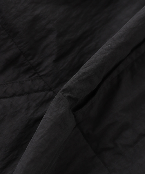 ATON(エイトン)の「ATON(エイトン)HAND DYED NYLON STAND PULLOVER(その他アウター・メンズ・ブラック・6/4)」の4枚目の写真