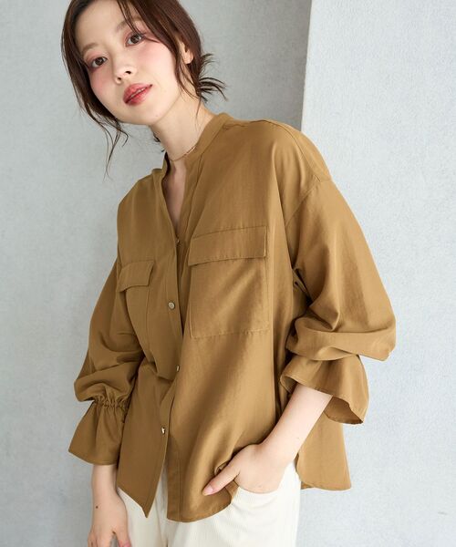 le.coeur blanc(ルクールブラン)の「フィブリルサテンキャンディースリーブブラウス(シャツ/ブラウス・レディース・オフホワイト/ブラウン/キャメル・38)」の3枚目の写真