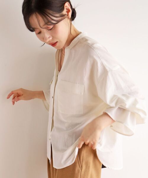 le.coeur blanc(ルクールブラン)の「フィブリルサテンキャンディースリーブブラウス(シャツ/ブラウス・レディース・オフホワイト/ブラウン/キャメル・38)」の21枚目の写真