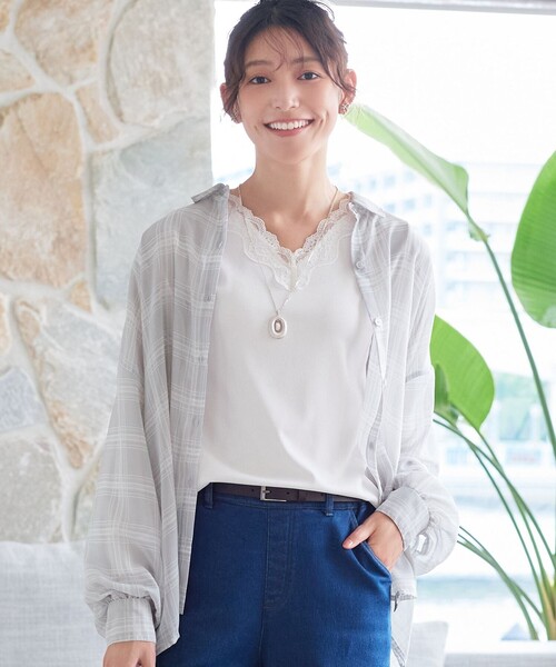 Tiaclasse（ティアクラッセ）の「【大きいサイズ】レースVネックリブトップス（Tシャツ/カットソー・レディース・ブラック/オフホワイト・XL/XXL）」の7枚目の写真