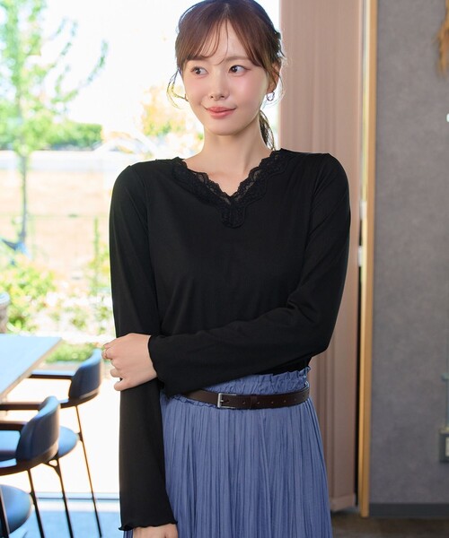 Tiaclasse（ティアクラッセ）の「【大きいサイズ】レースVネックリブトップス（Tシャツ/カットソー・レディース・ブラック/オフホワイト・XL/XXL）」の13枚目の写真