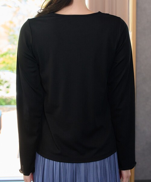 Tiaclasse（ティアクラッセ）の「【大きいサイズ】レースVネックリブトップス（Tシャツ/カットソー・レディース・ブラック/オフホワイト・XL/XXL）」の18枚目の写真