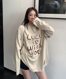LUCKフェイクレザーラベル付き英字ロゴ長袖Tシャツ