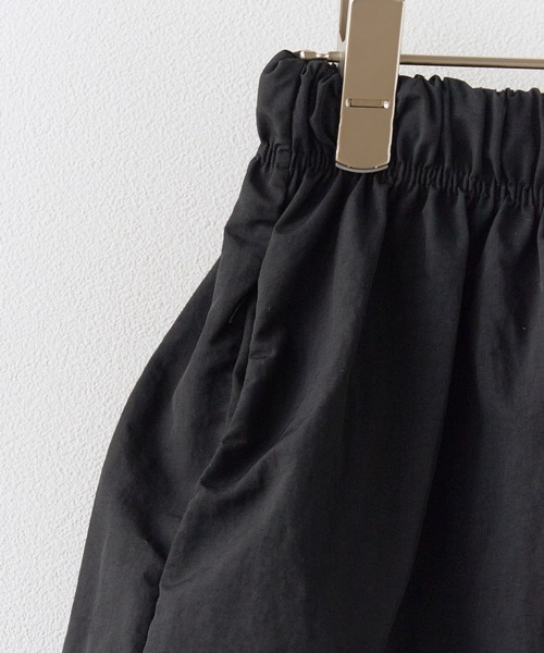 Chick(チック)の「Piping Nylon Wide Easy Shorts / パインピング ナイロンワイドイージーショーツ レディース 韓国 レディース 2026年 夏 夏服(その他パンツ・レディース・カーキ/パープル/ブラック・FREE)」の7枚目の写真