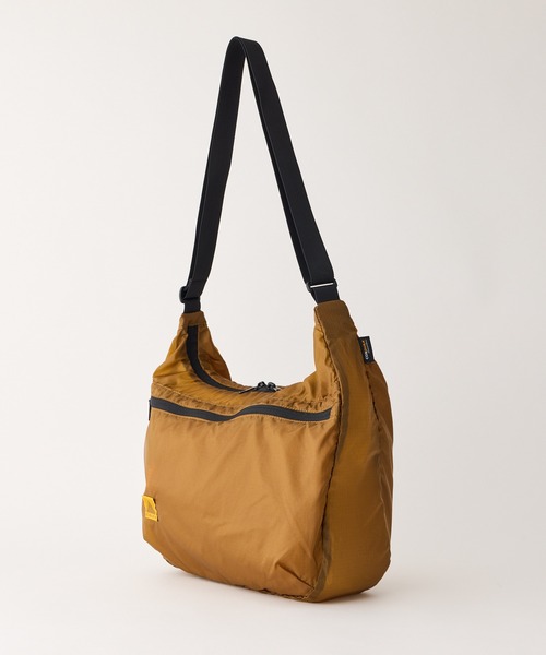 KELTY(ケルティ)の「A4対応/軽量【KELTY】AIRY CURVE SHOULDER L リップストップ ナイロン ショルダーバック(ショルダーバッグ・レディース・ブラック/ターコイズブルー/イエロー/オリーブ/ベージュ・ONE SIZE)」の6枚目の写真