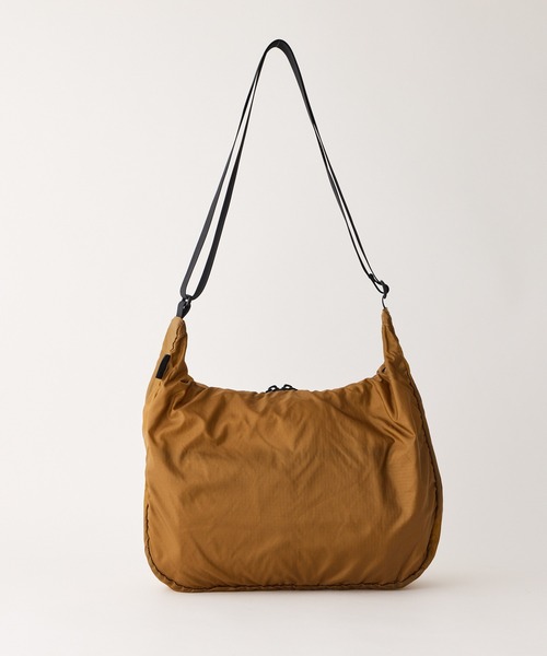 KELTY(ケルティ)の「A4対応/軽量【KELTY】AIRY CURVE SHOULDER L リップストップ ナイロン ショルダーバック(ショルダーバッグ・レディース・ブラック/ターコイズブルー/イエロー/オリーブ/ベージュ・ONE SIZE)」の7枚目の写真