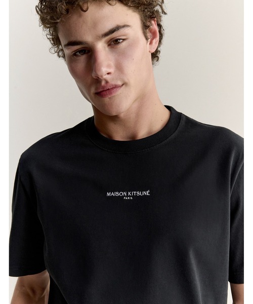 Maison Kitsune（メゾンキツネ）の「MAISON KITSUN  PARIS COMFORT TEE-SHIRT（Tシャツ/カットソー・メンズ・ブラック/ベージュ・M/XL/S/L/XS）」の2枚目の写真
