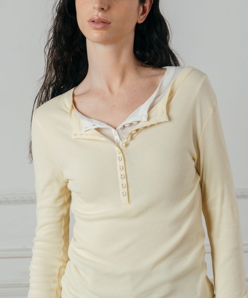 CREDONA(クレドナ)の「SHEER HENLY NECK SHIRT/シアーヘンリーネックシャツ(Tシャツ/カットソー・レディース・ブラウン/ライトイエロー/ブラック/ホワイト・FREE)」の11枚目の写真